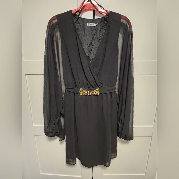 Eliza J Dresses & Skirts - Eliza J Royal Collection Black Cocktail Sheath Dress